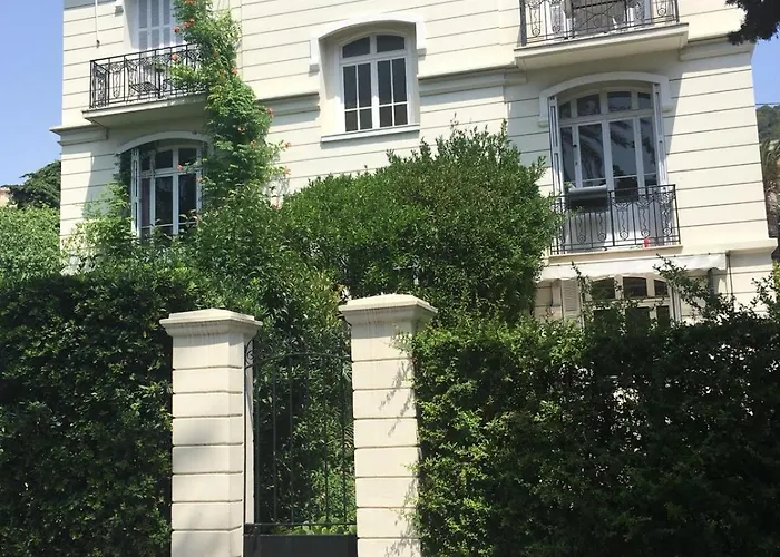 Wunderschoene Wohnung In Jugendstilvilla Am Hafen